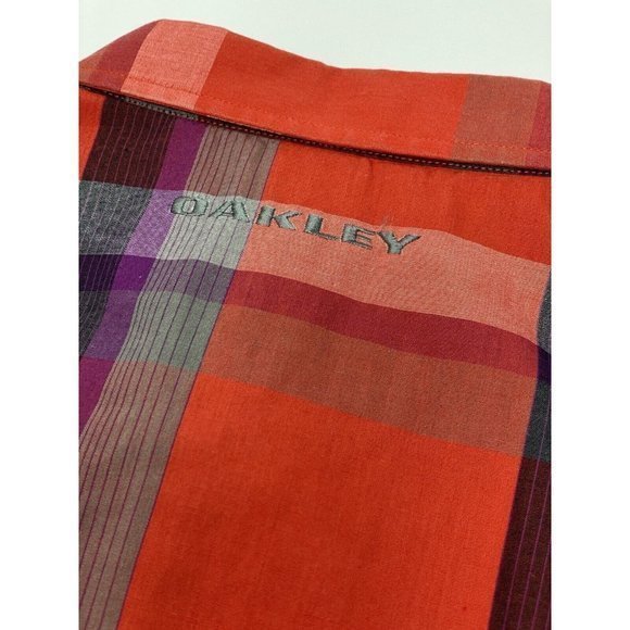 OAKLEY Short Sleeve Button Up‎ Red/Purple Plaid Men's Large - Picture 7 of 7